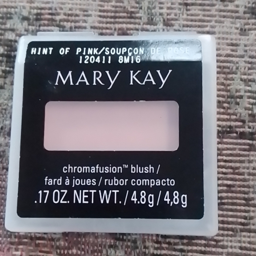 Mary Kay Hint of Pink Blush